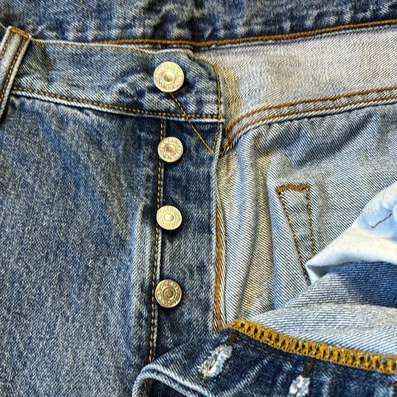 Men's Levi's 501 Button Fly,  Size 36. - Picture 10 of 10